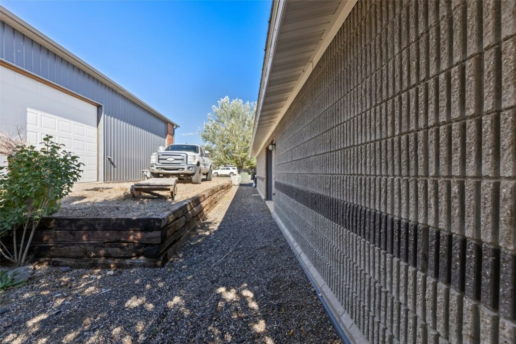 1801 Sun Avenue, Livingston MT 59047