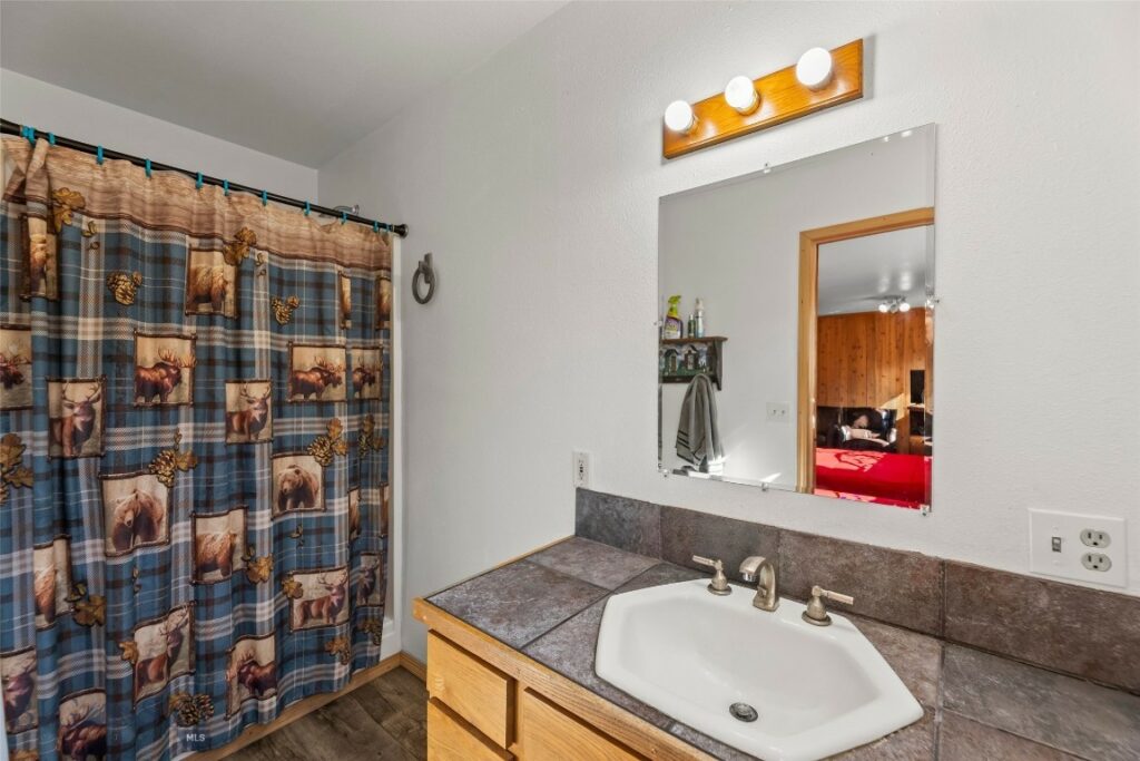 1801 Sun Avenue, Livingston MT 59047