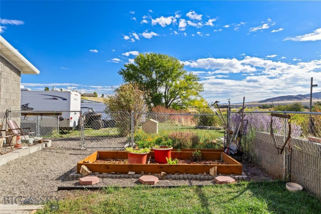 1801 Sun Avenue, Livingston MT 59047