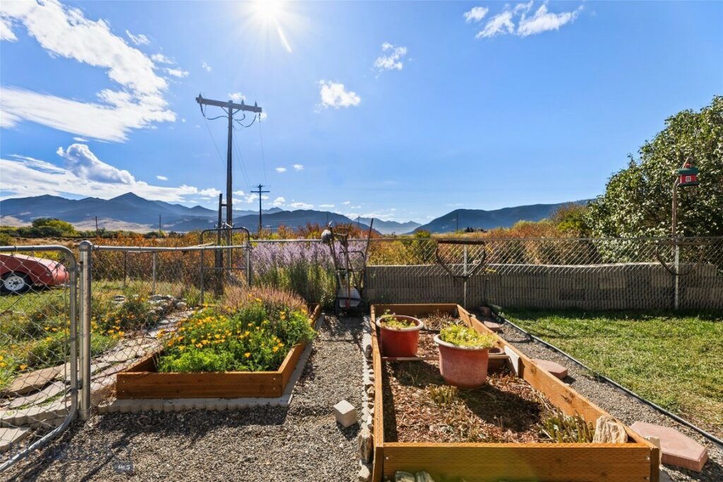 1801 Sun Avenue, Livingston MT 59047