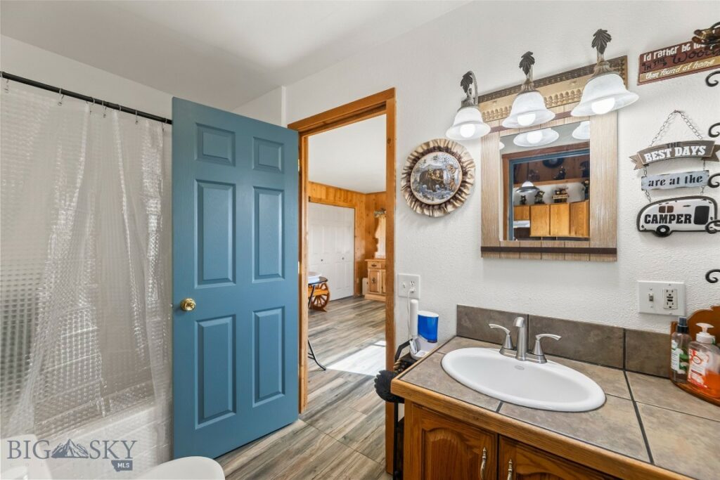 1801 Sun Avenue, Livingston MT 59047