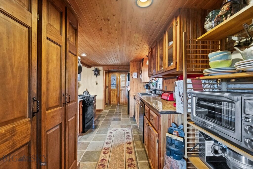 192 Mountain Brook Road, Livingston MT 59047