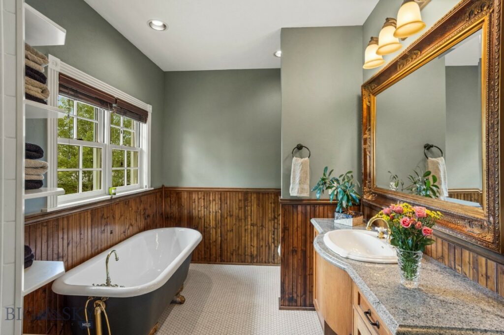 1921 E River Road, Livingston MT 59047