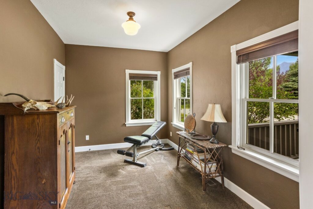 1921 E River Road, Livingston MT 59047