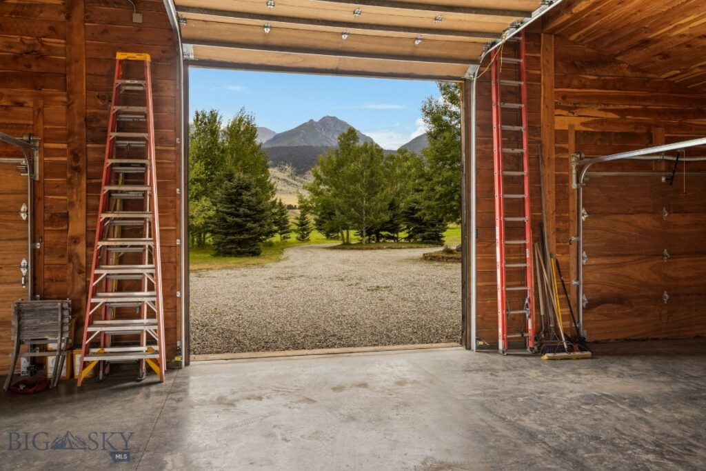 1921 E River Road, Livingston MT 59047
