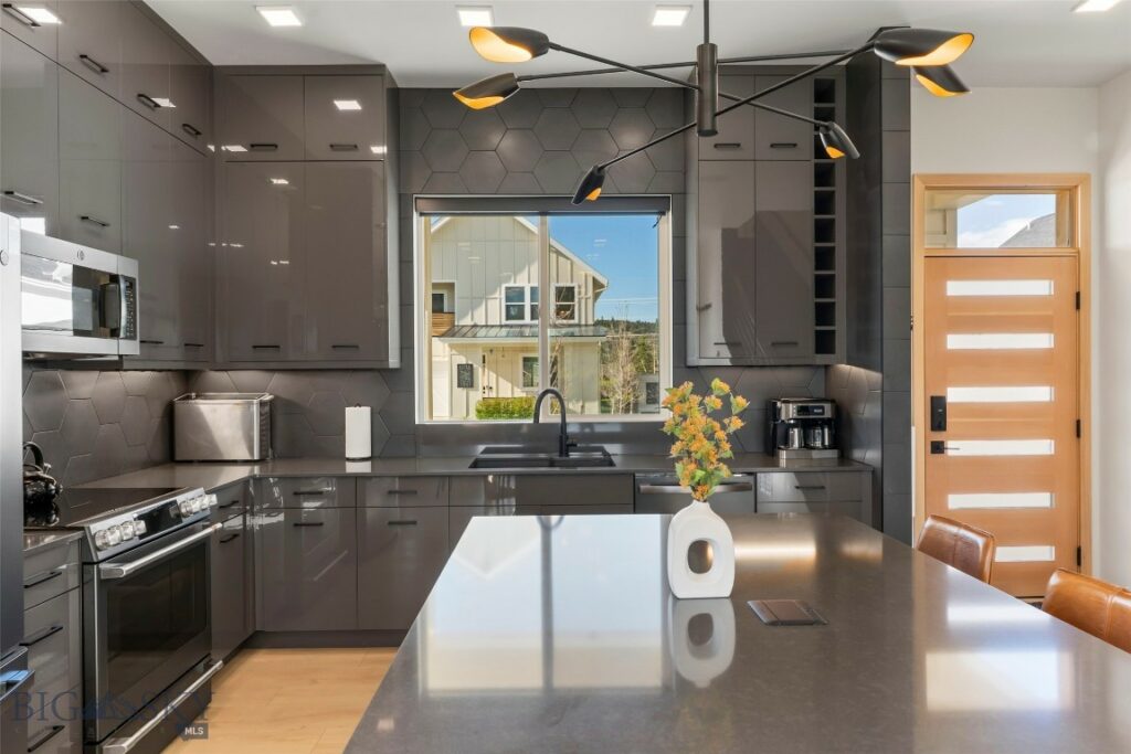 1952 Little Cottage Lane, Bozeman MT 59715