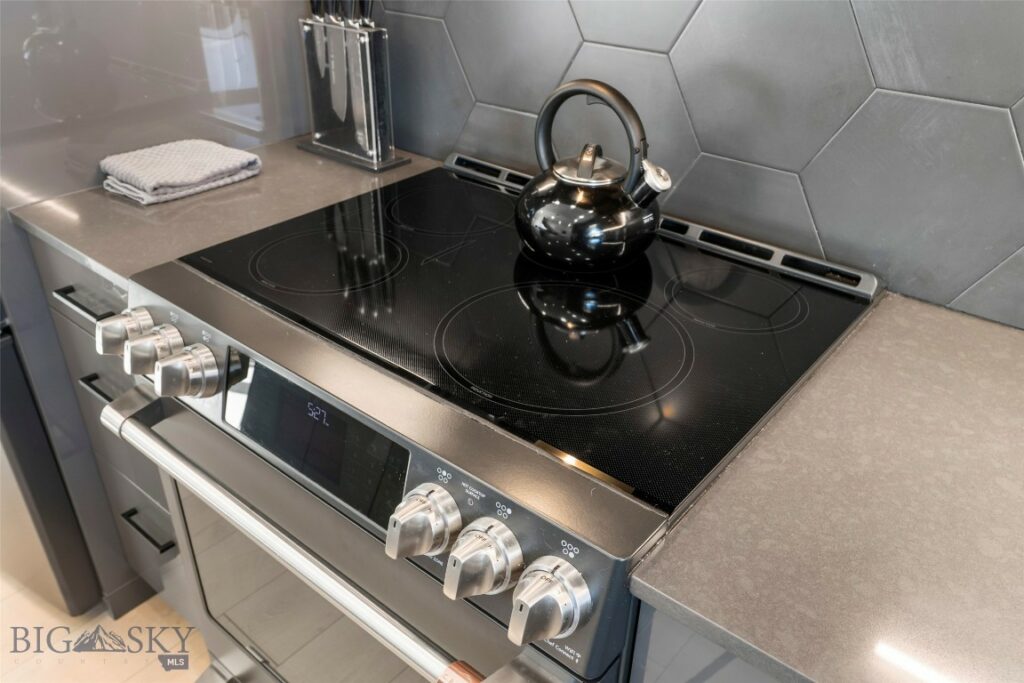 1952 Little Cottage Lane, Bozeman MT 59715