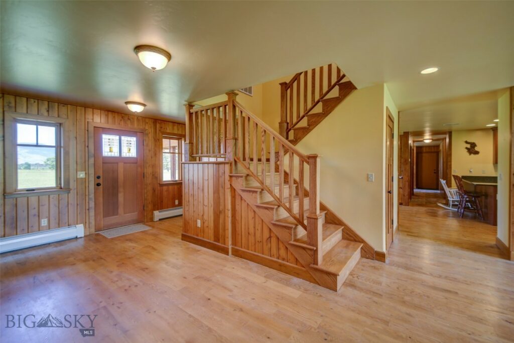 1986 E River Road, Livingston MT 59047