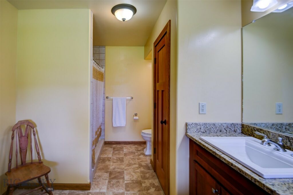 1986 E River Road, Livingston MT 59047