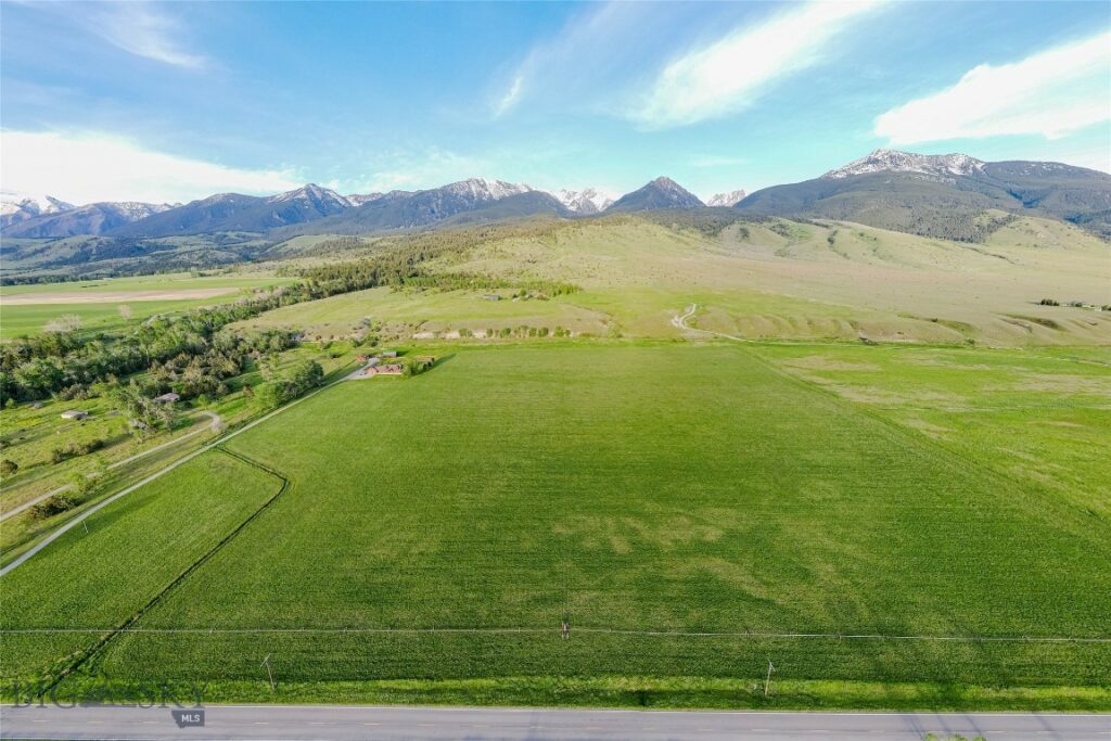 1986 E River Road, Livingston MT 59047