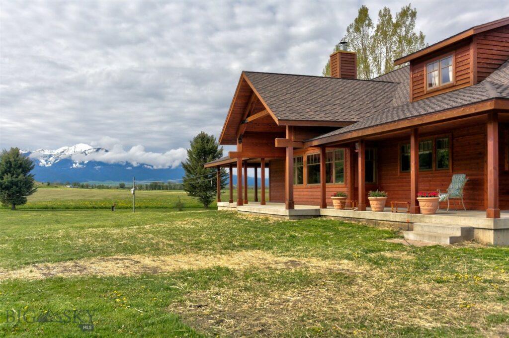 1986 E River Road, Livingston MT 59047