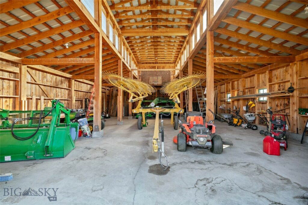 1986 E River Road, Livingston MT 59047