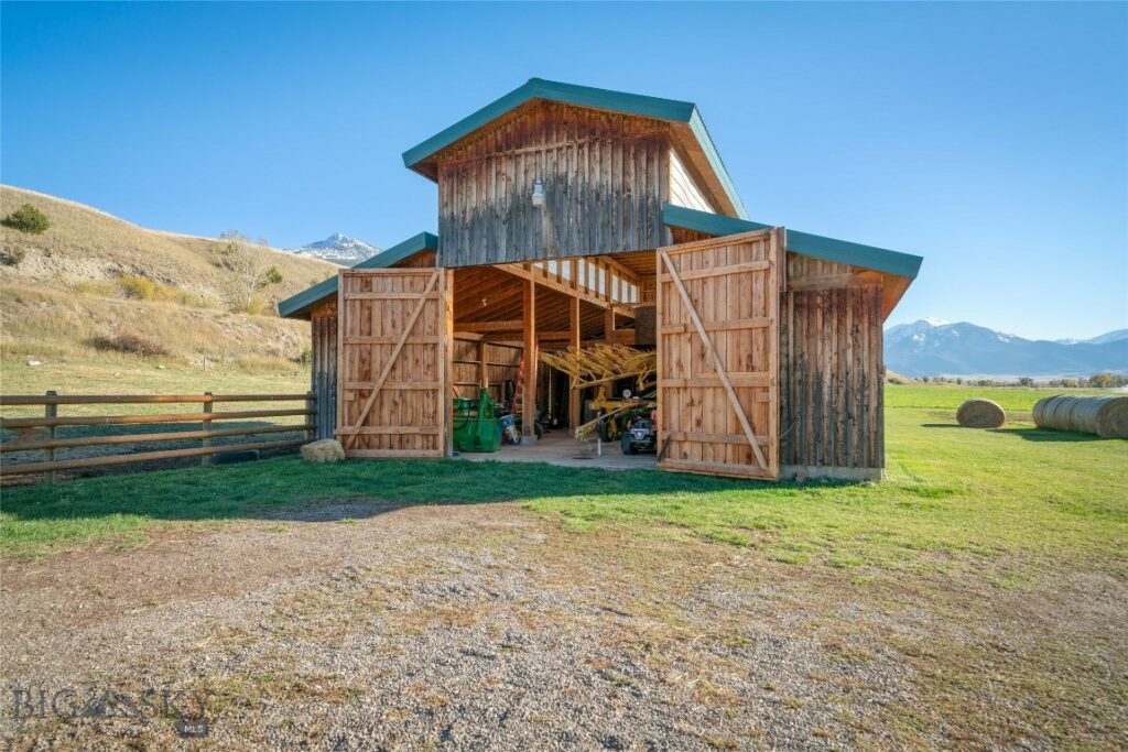 1986 E River Road, Livingston MT 59047