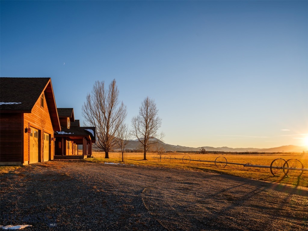 1986 East River Road, Livingston MT 59047