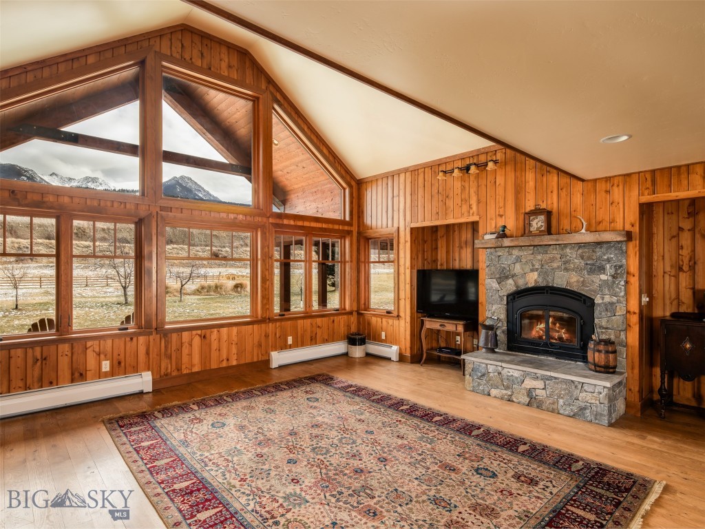 1986 East River Road, Livingston MT 59047