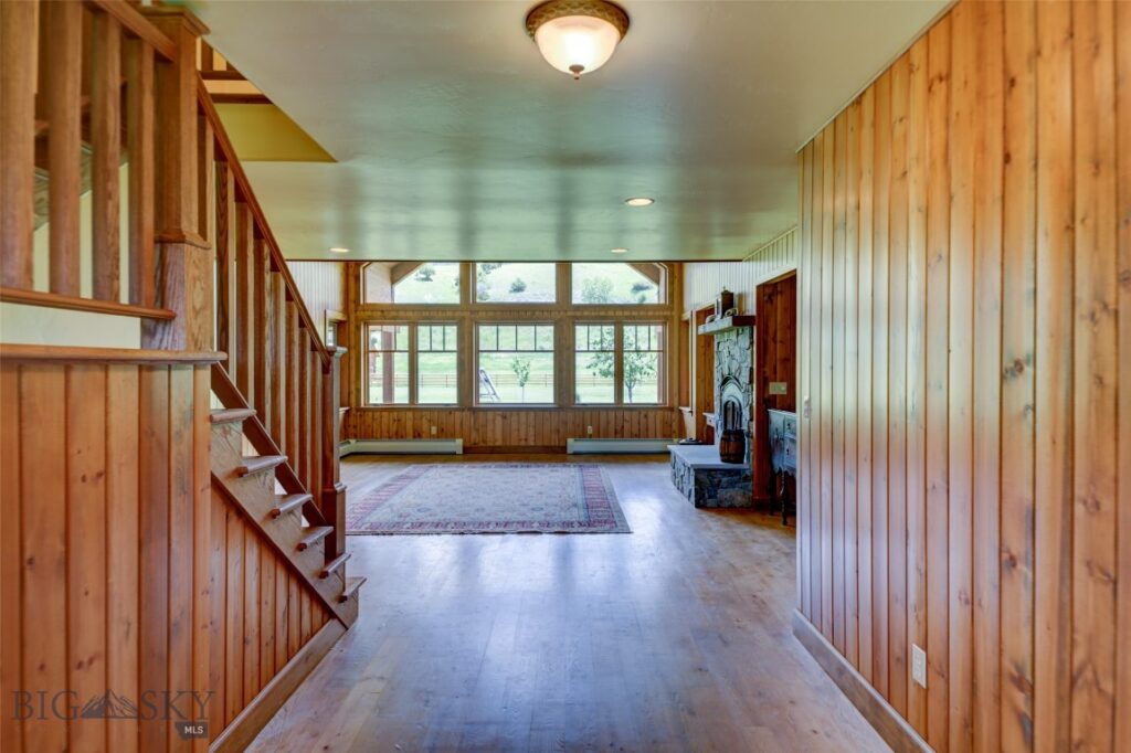 1986 E River Road, Livingston MT 59047