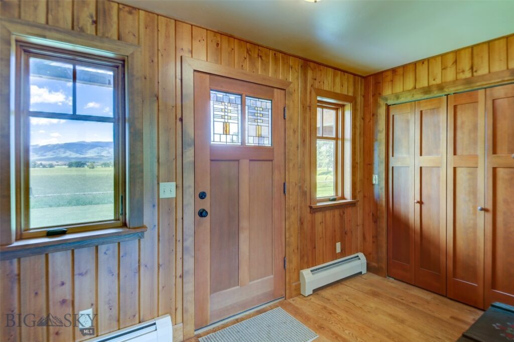 1986 E River Road, Livingston MT 59047