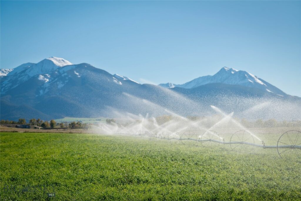 1986 E River Road, Livingston MT 59047