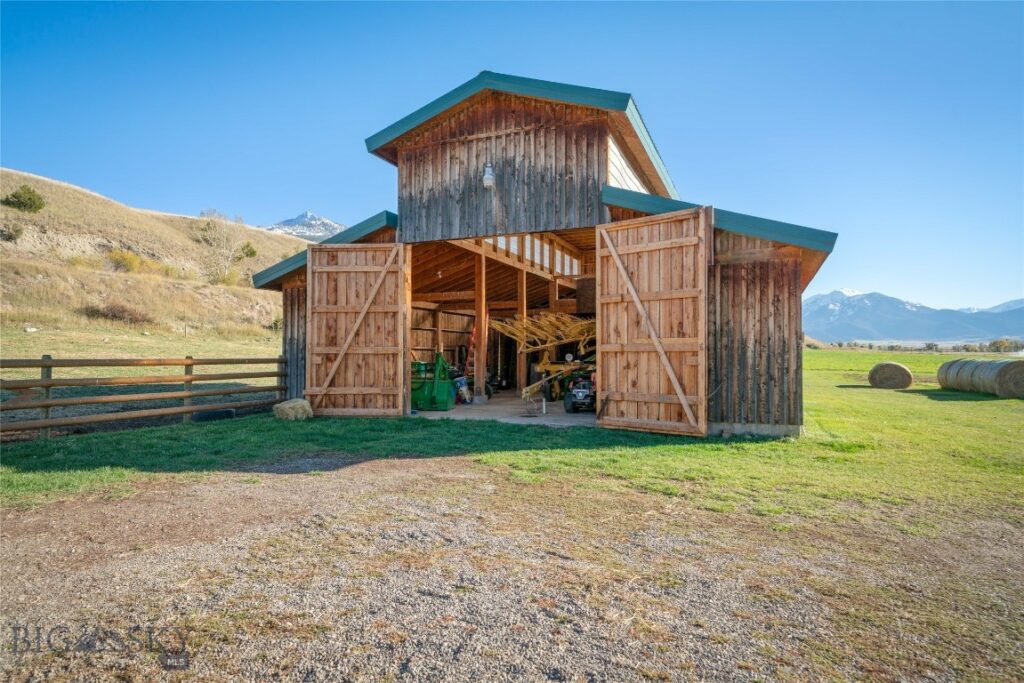 1986 E River Road, Livingston MT 59047