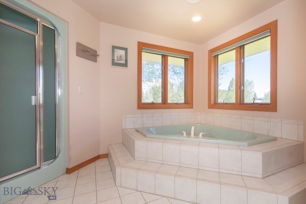 2 Shamrock Lane, Livingston MT 59047