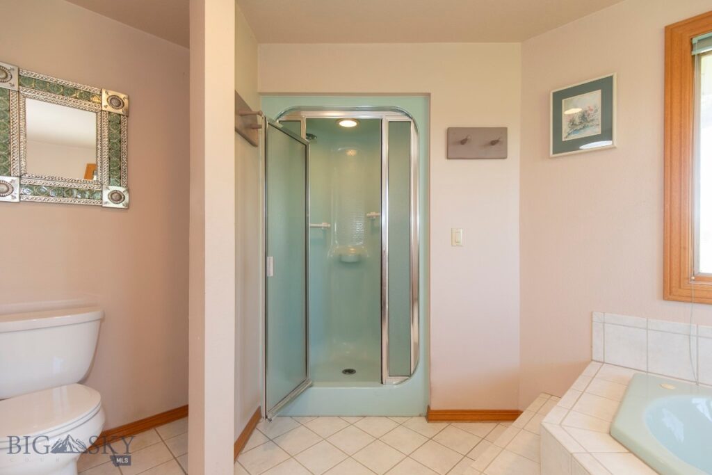 2 Shamrock Lane, Livingston MT 59047