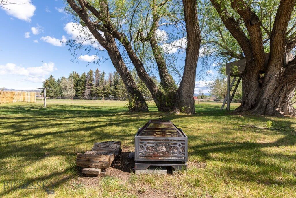 2 Shamrock Lane, Livingston MT 59047