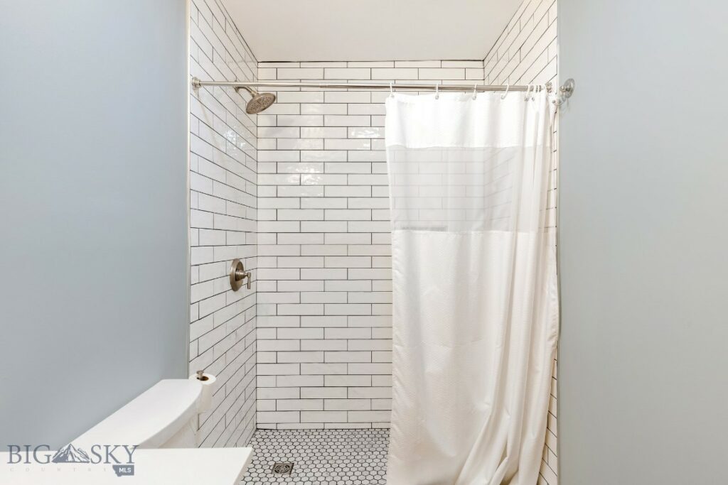2 Harris Place, Livingston MT 59047