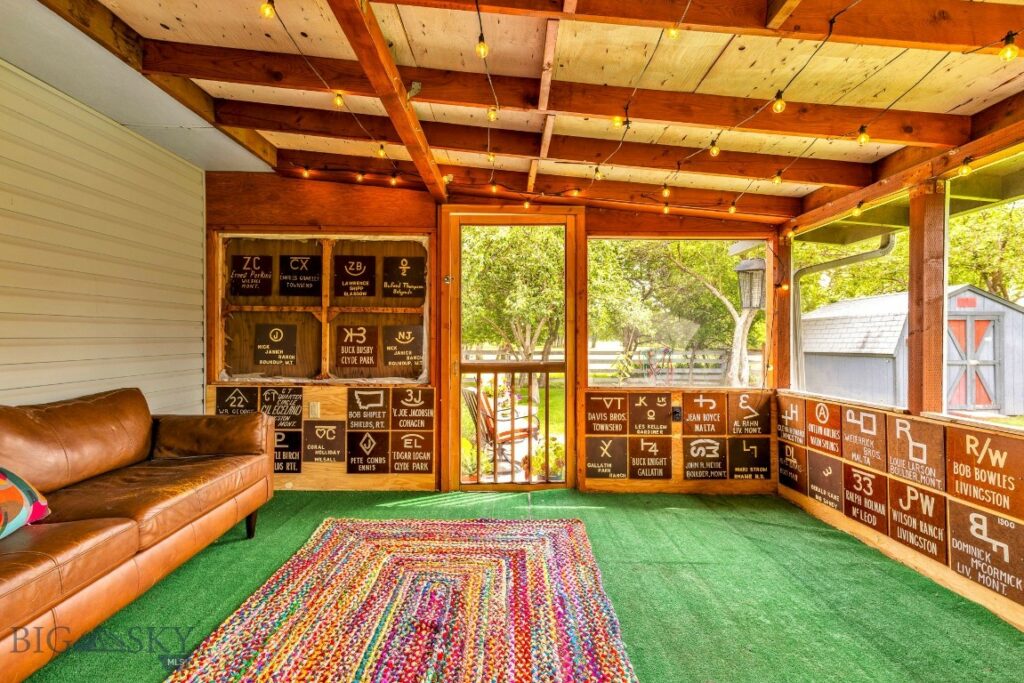 2 Harris Place, Livingston MT 59047