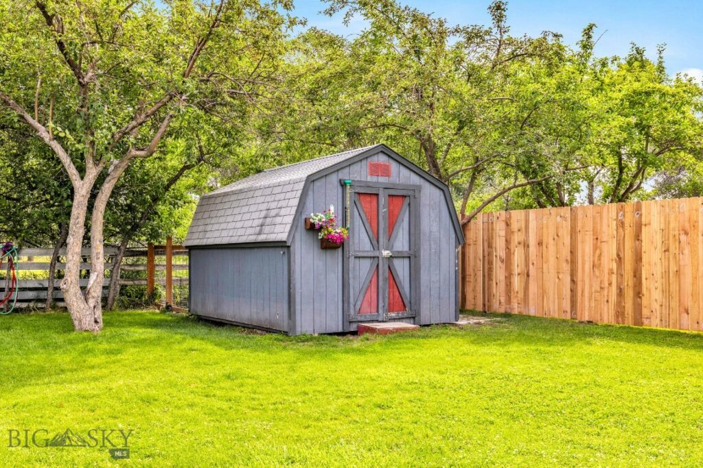 2 Harris Place, Livingston MT 59047