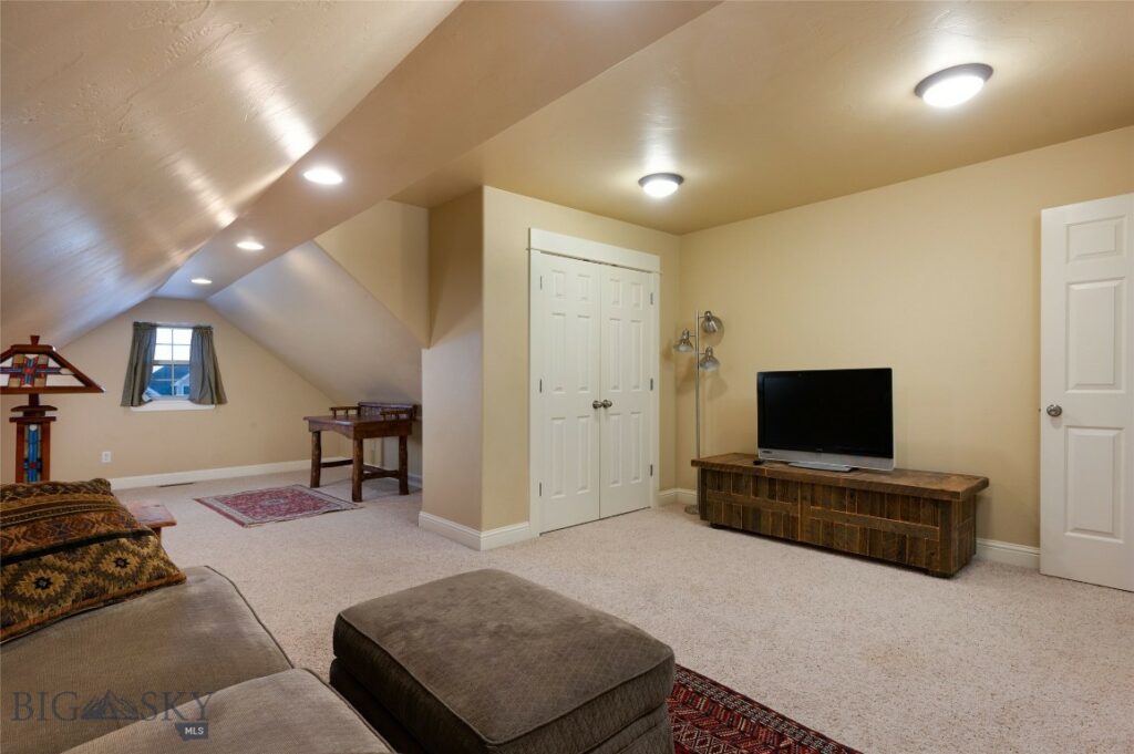 20 Candlelight, Bozeman MT 59718