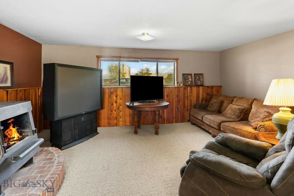 200 E Madison Avenue, Belgrade MT 59714