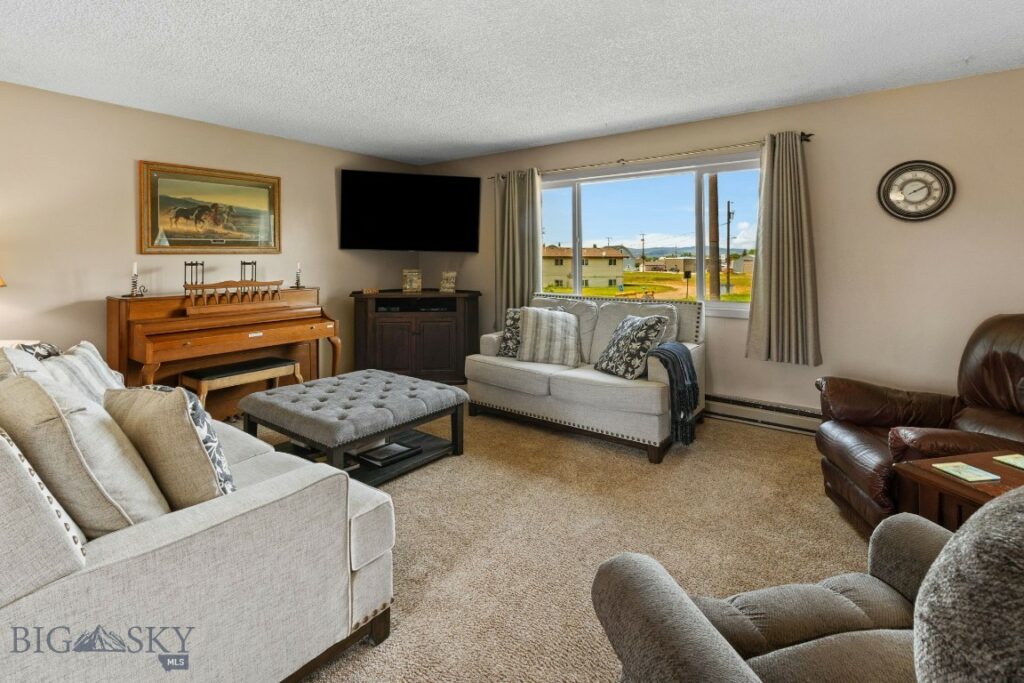 200 E Madison Avenue, Belgrade MT 59714