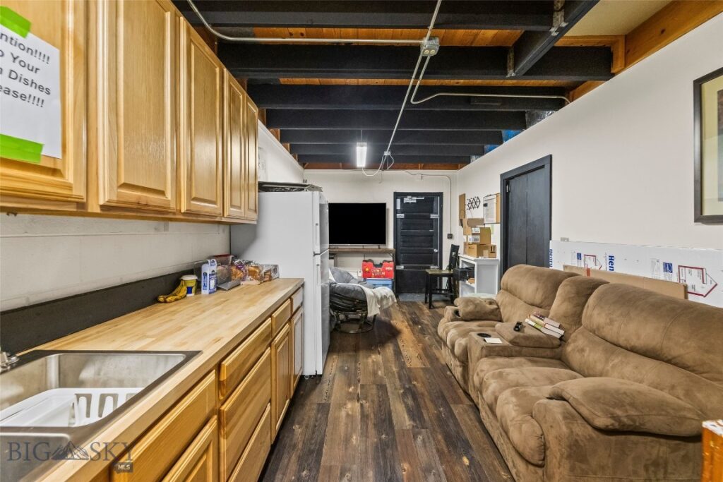 2000 N 7th Avenue, Bozeman MT 59715