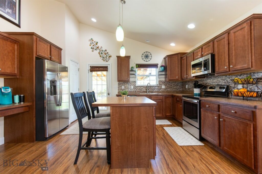2008 Avocet Court, Belgrade MT 59714