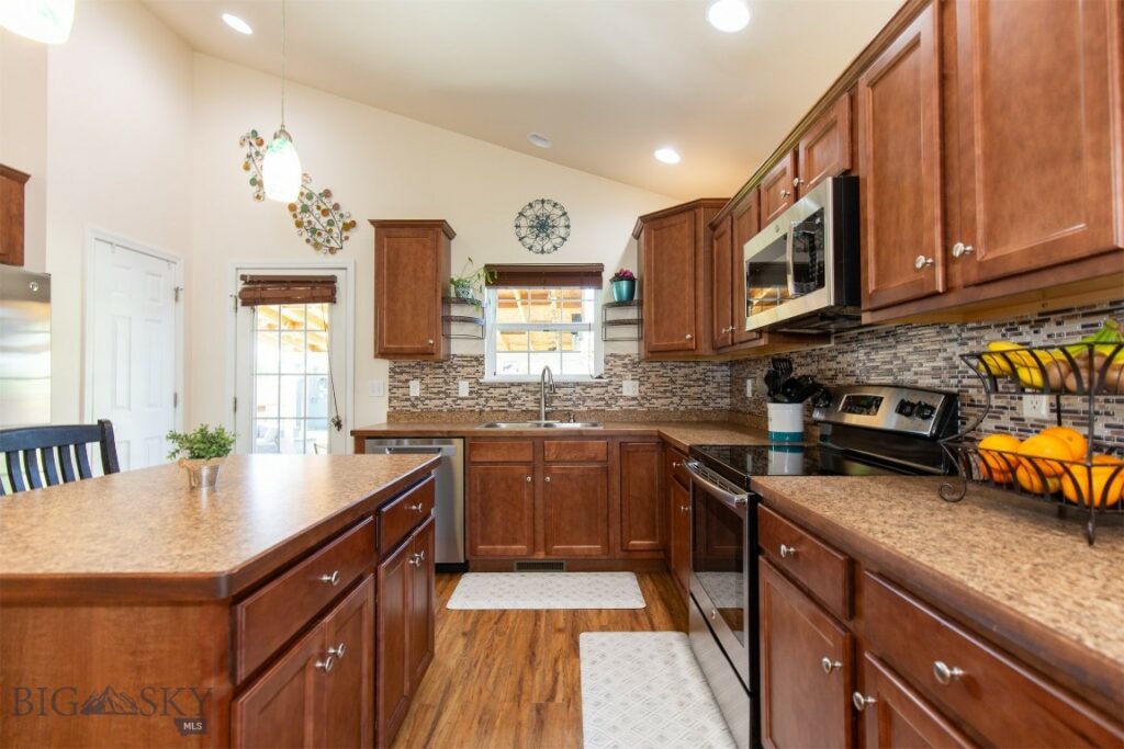 2008 Avocet Court, Belgrade MT 59714