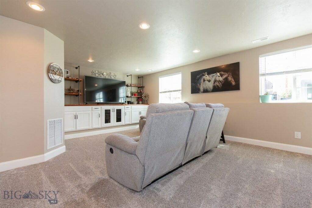 2008 Avocet Court, Belgrade MT 59714