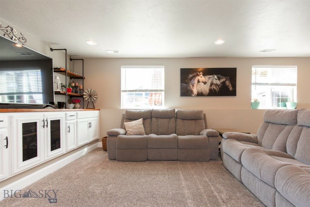 2008 Avocet Court, Belgrade MT 59714