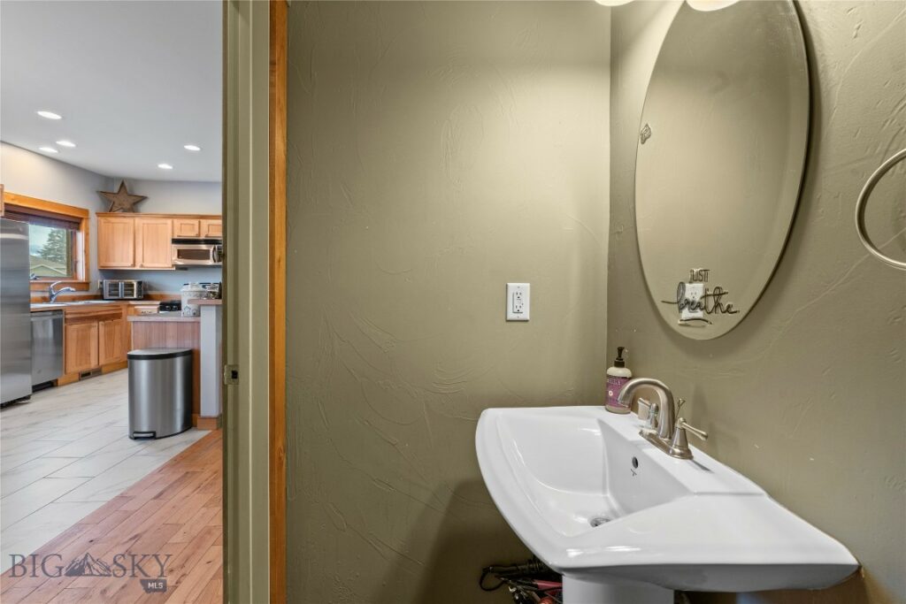 201 E Magnolia Drive, Belgrade MT 59714