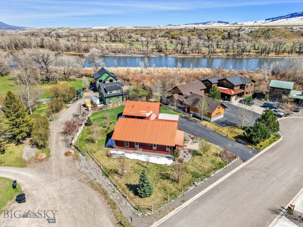 201 Little Creek Bend, Livingston MT 59047