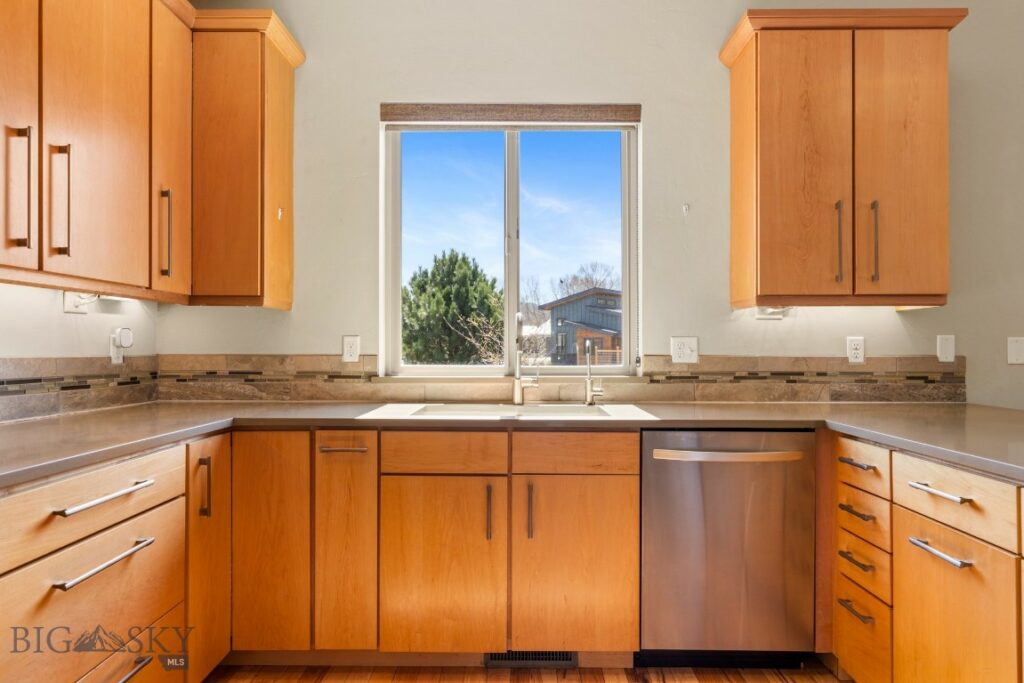 201 Little Creek Bend, Livingston MT 59047