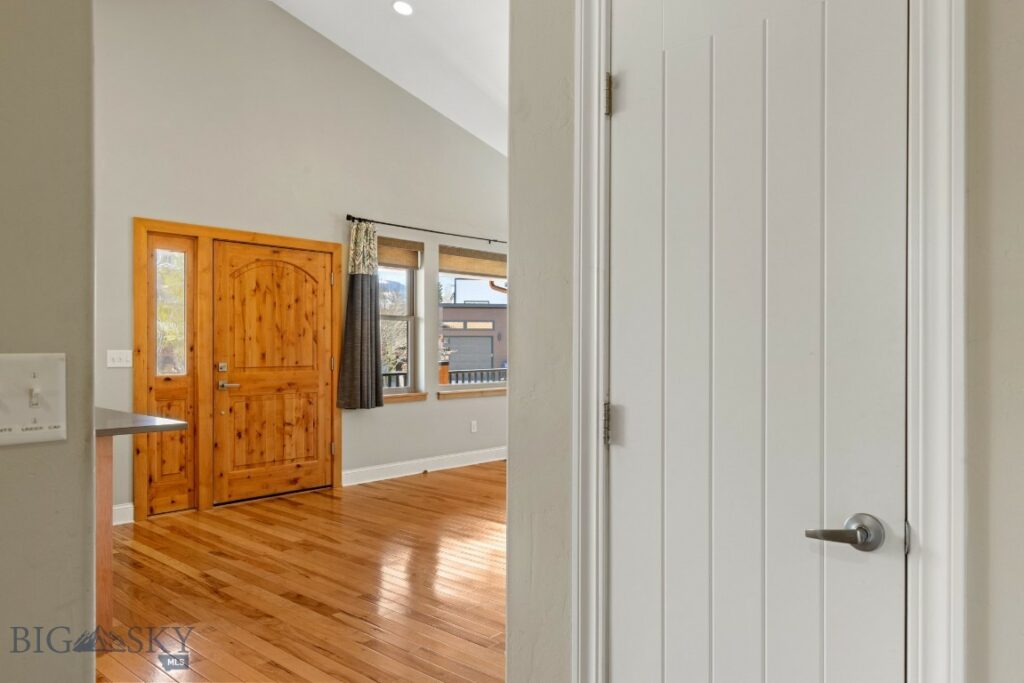 201 Little Creek Bend, Livingston MT 59047