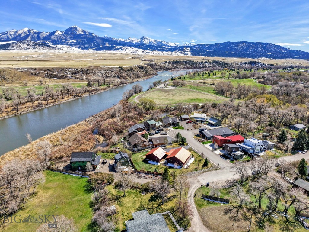 201 Little Creek Bend, Livingston MT 59047