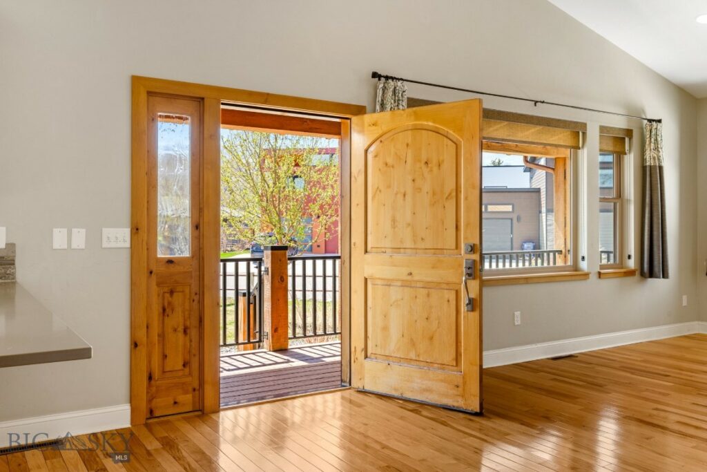 201 Little Creek Bend, Livingston MT 59047