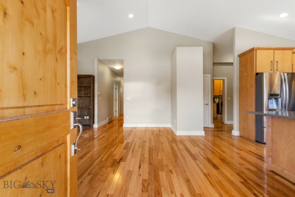 201 Little Creek Bend, Livingston MT 59047