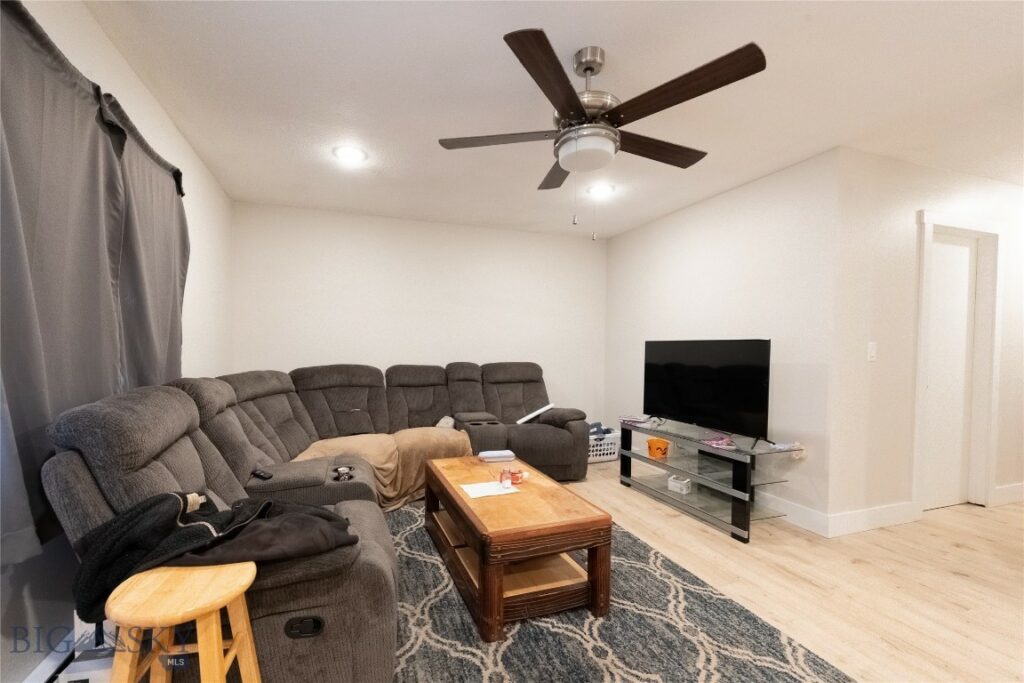 206 S Davis, Belgrade MT 59714