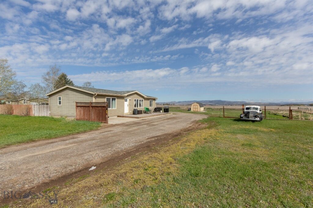 207 Moon Beam Lane, Belgrade MT 59714