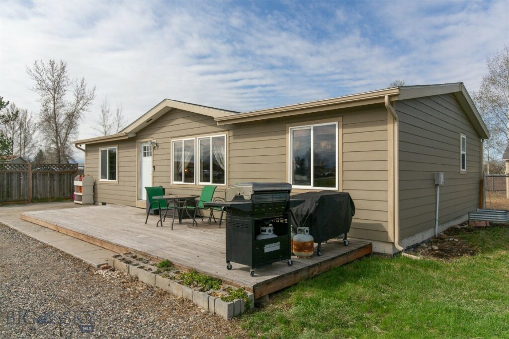 207 Moon Beam Lane, Belgrade MT 59714