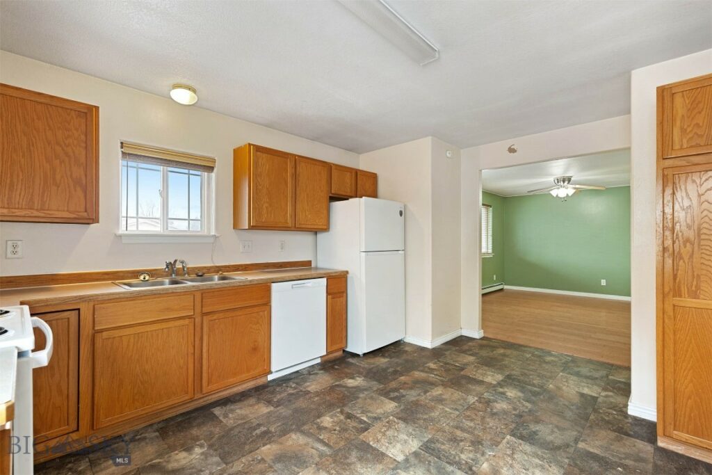 208 Show Place, Belgrade MT 59714