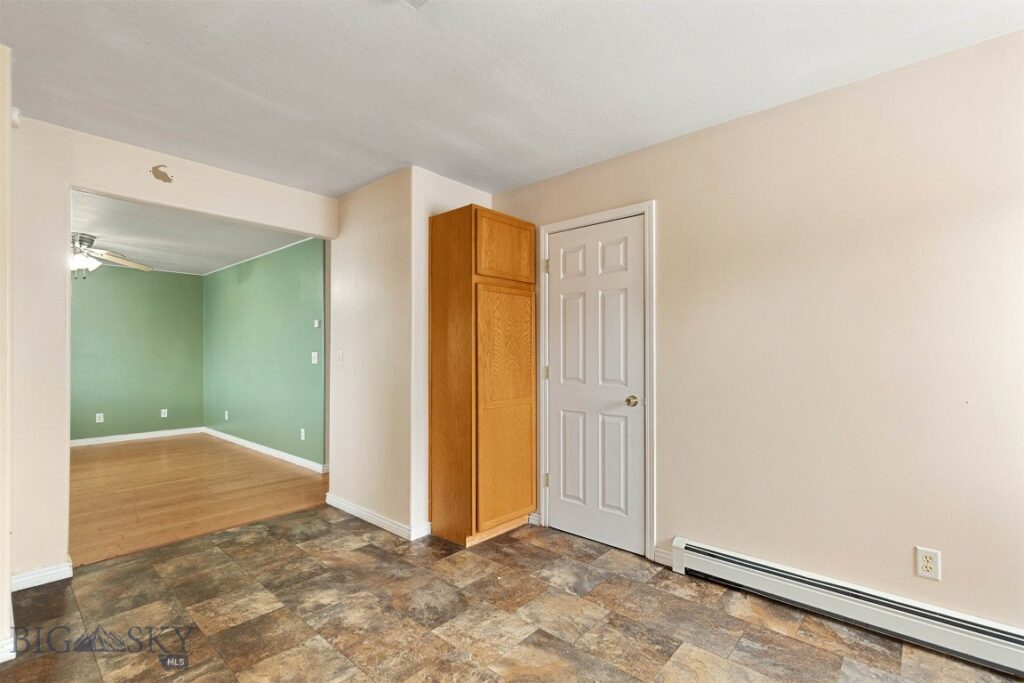 208 Show Place, Belgrade MT 59714