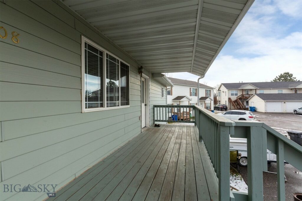 208 Show Place, Belgrade MT 59714